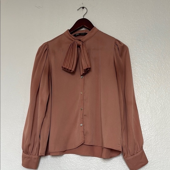 Zara Pink Blouse with Puff Sleeves and Tie Front - Picture 2 of 5